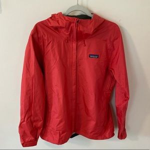 patagonia raincoat